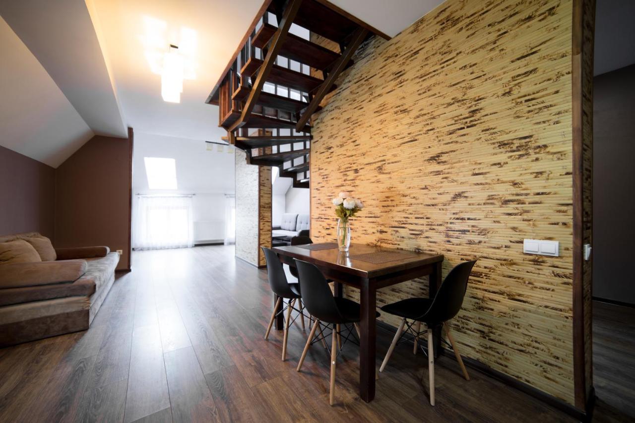 Apartments On Mitny Square Lviv Extérieur photo